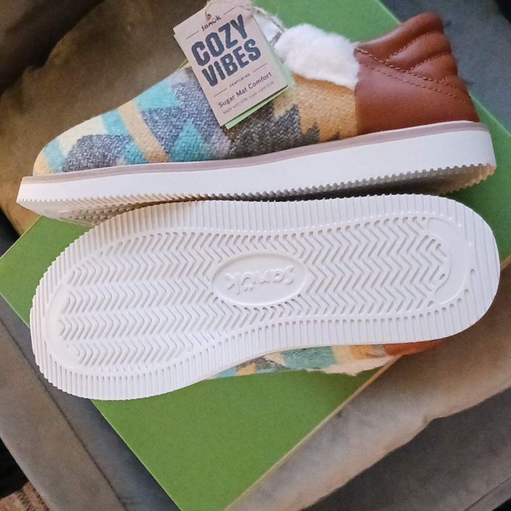 Sanuk Cozy Vibes Slippers - Picture 5 of 7